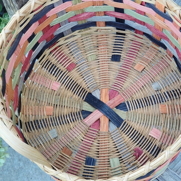 RAINBOW wood round WEAVED with handles basket - Picture 3 of 7